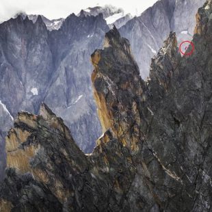 Filip Babicz en la ruta a cima de la Aiguille Noire de Peuterey.