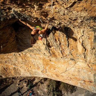 Iziar Martínez en 'La bongada' 8c+/9a. Foto: Bárbara García