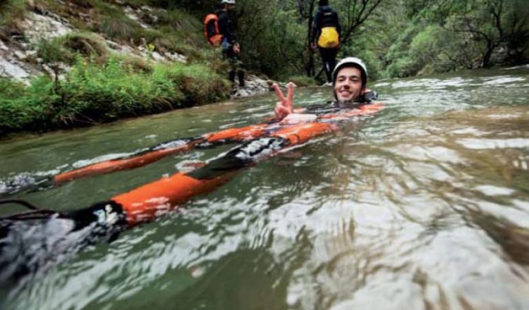 El Pompedro es un cañón divertido y lleno de rincones fantásticos. Un estrecho muy encajado y bien formado