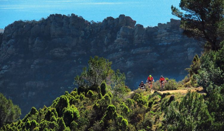 El azul del Mediterráneo es una constante del paisaje castellonense, aunque nos encontremos en lo más profundo de sus montañas