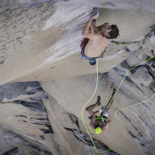 Alex Honnold y Tommy Caldwell escalan la Nose al Capitan en 1 hora y 58 minutos