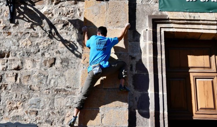 Campeonato de Escalada Urbana de Potes 2023. Foto: Carlos González ‘Coby’