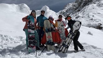 Propyecto 6000Split y Cholitas Escaladoras en la Cordillera Real de Bolivia (Foto: Col. Ana Salvador).