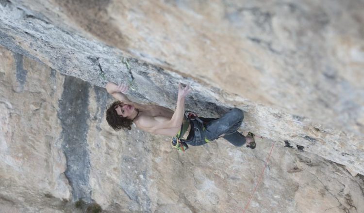 Adam Ondra en "La dura dura" (febrero 2013).