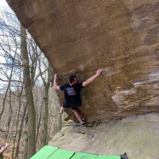 Will Bosi en 'Charizard' 8B+ de Sklapsko (Foto: W. Bosi).