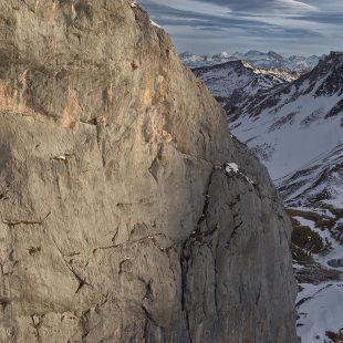 Fabian Buhl en 'Déjà' (10L, 8c+) en el Rätikon