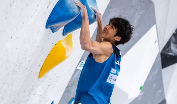 Sorato Anraku en la Copa del Mundo de Búlder de Innsbruck 2023 (Foto: Jan Virt/IFSC).