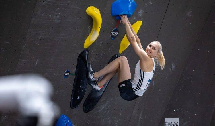 Janja Garnbret en el Campeonato del Mundo de Búlder de Berna 2023 (Foto: Lena Drapella/IFSC).