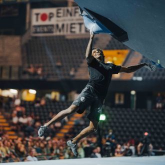 Mickael Mawem en el Campeonato del Mundo de Búlder de Berna 2023 (Foto: Lena Drapella/IFSC).