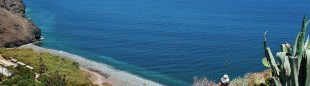 Los caminos naturales de las Islas Canarias permiten llegar a rincones tan pintorescos como esta cala en la Isla de la Gomera  (CABILDO INSULAR DE LA GOMERA)