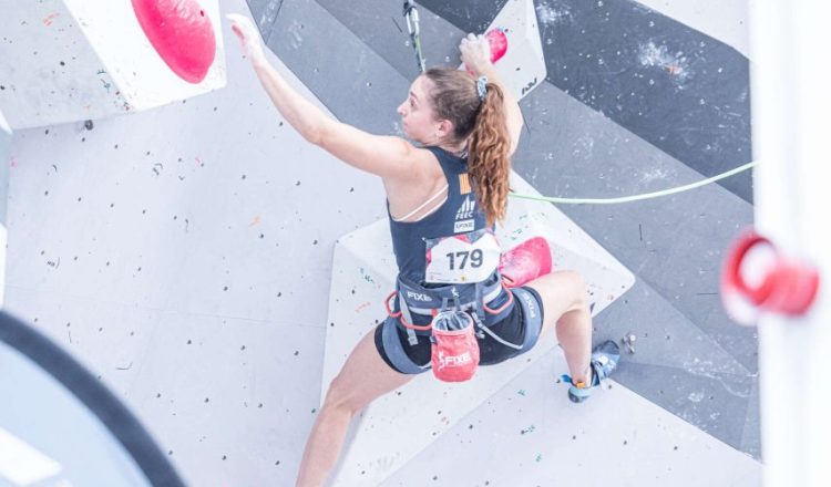 Rut Monsech en la Copa de España de Escalada de Dificultad de Vilanova i la Geltrú 2023 (Foto: Javi Pec).