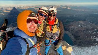 Javi Guzmán, Cristian García y Álex González en la cima del Cerro Chaltén (Foto: J.Guzmán).