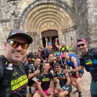 Los miembros del club de trail Kilómetro Vertical de Torrelavega que realizaron el Desafio Lebaniego.