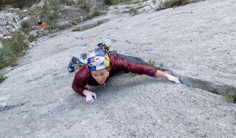 Sasha DiGiulian en 'Sendero luminoso', Potrero Chico (Foto: @sashadigiulian).