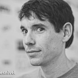 Alex Honnold  firma autógrafos en el Festiwal Gory (Polonia)