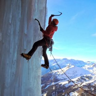 Jeff Mercier y Korra Pesce en Ghost dog al Sass Pordoi (Dolomitas)  (Col. Mercier / Pesce)