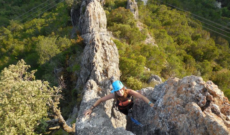 La vía ferrata del Sobrón recorre una larga cresta.  ()