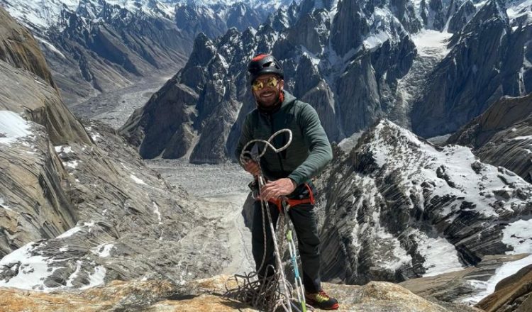 Edu Marín vuelve a 'Eternal Flame' (Namaless Tower, Pakistán).