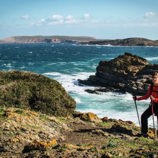 El Camí de Cavalls recorre todo el perímetro de Menorca uniendo torres