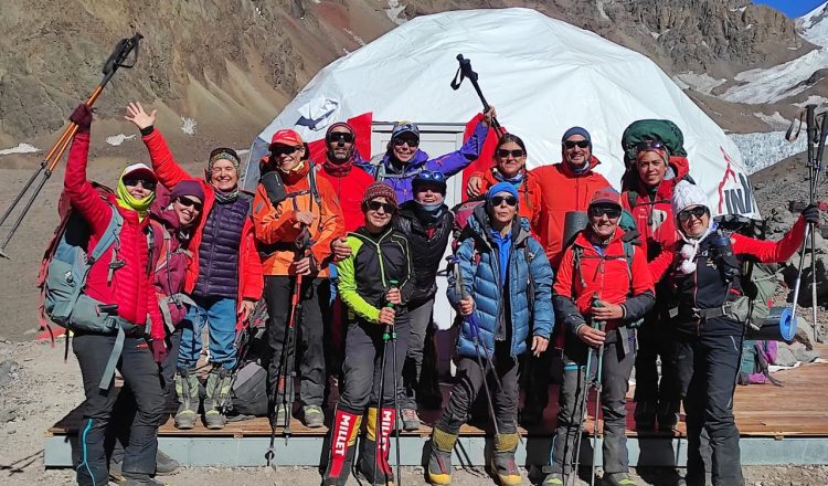 La expedición ‘Aconcagua en femenino’ del club aragonés ‘Montañeras Adebán’