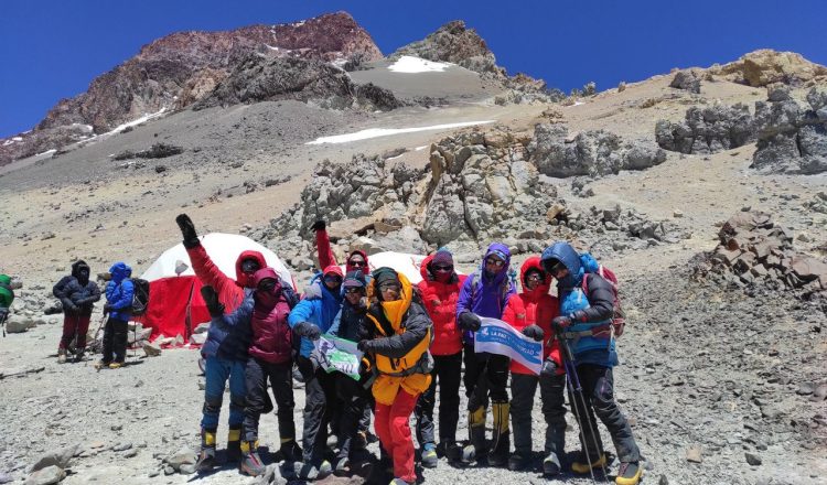 La expedición ‘Aconcagua en femenino’ del club aragonés ‘Montañeras Adebán’