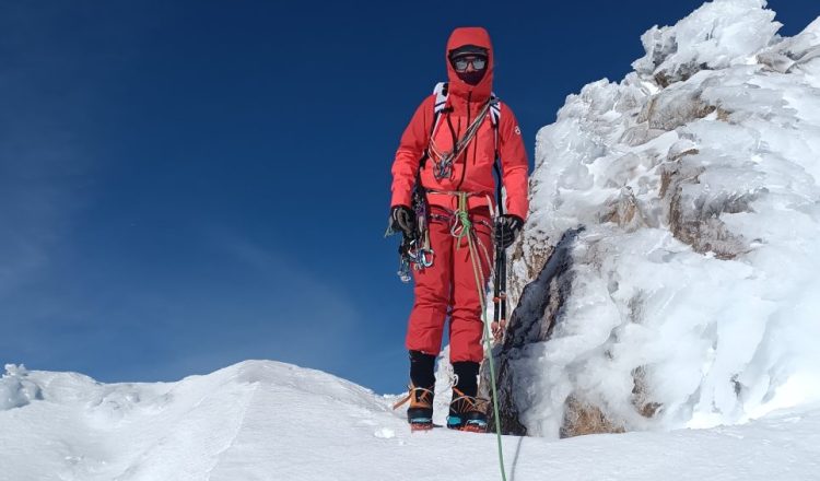 Marina Fernández probando la colección Summit Pumori de The North Face.