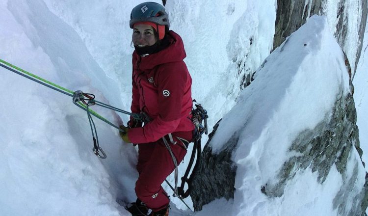 Marina Fernández probando la colección Summit Pumori de The North Face.