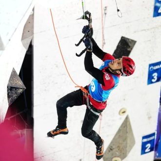 Javi Cano en la Copa del Mundo de Escalada en Hielo de Saas Fee 2024 (Foto: Robert Hendriksen).