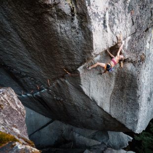 Michaela Kiersch en 'Dreamcatcher' 9a de Squamish.