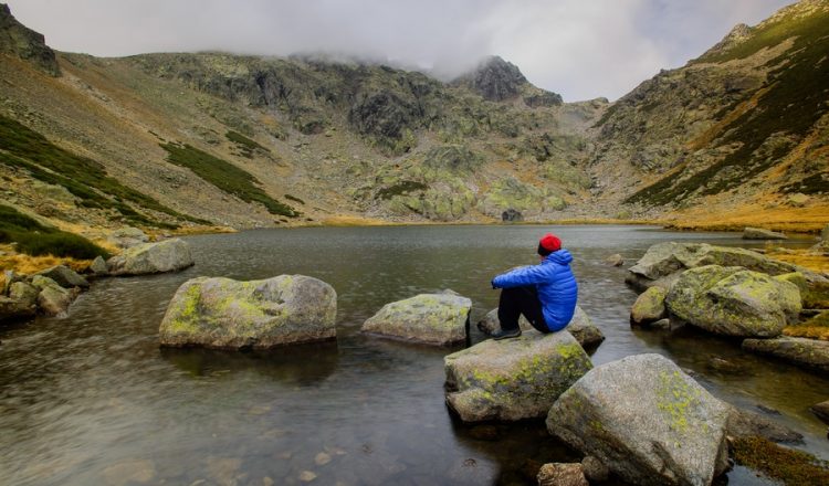 Laguna de los Caballeros en la Sierra de Gredos  ()