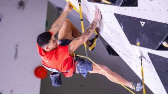 Alberto Ginés en la Copa del Mundo de Dificultad de Koper 2023 (Foto: Jan Virt/IFSC).