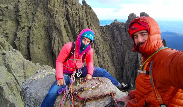 Marta Jiménez y Eric de Cima en la cumbre del Torreón de los Galayos.