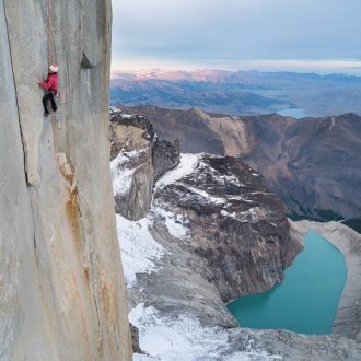 Intento de liberación de Riders on the storm (Torre Central del Paine) de Mayan Smith-Gobat y Brette Harrington  (Foto: Drew Smith)