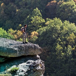 Excursionista en plena Sierra de Híjar (Cantabria)  (Francisco José Sobrino)