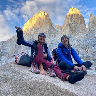 Federica Mingolla y Lise Billon en 'Bizcochuelo' al cerro El Mocho (Foto: @federicamingollaofficial).