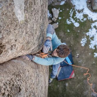 Ignacio Mulero en 'El boulder del pedal' 8c+ en autoprotección (Foto: @pixbyeisa).