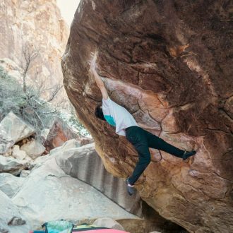 Ryuichi Murai en 'Sleepwalker' 8C+ de Red Rocks (Foto: Momoka Oda).