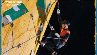 Podio masculino del Open Europeo de Drytooling de Zilina_Veiga 2023, con Jorge Veiga (1º), William Morris (2º) y David Bouffard (3º) (Foto: UIAA/Ivan Šulek).