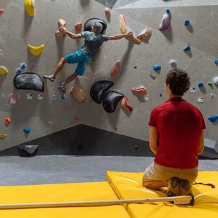 Adam Ondra y Alberto Ginés comparten entrenamiento en Brno