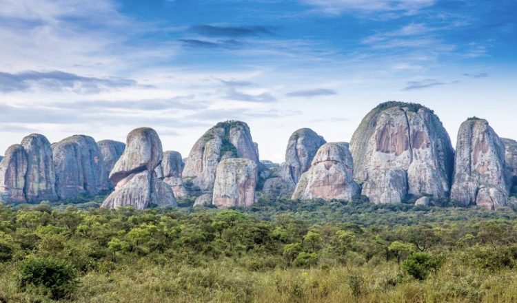 Pedras Negras. Proyecto Angola Climbing for a reason. Foto: Nathan Cahill