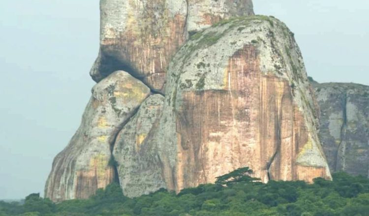 Pedras Negras. Proyecto Angola Climbing for a reason. Foto: Nathan Cahill