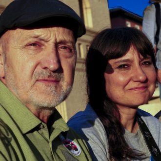 Sebastián Álvaro con Amaral en la manifestación de Zaragoza (6 mayo 2023) que reunió a unas 15000 personas para salvar Canal Roya convirténdola en Parque Natural.