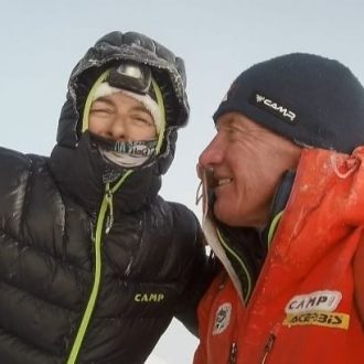 Pipi Cardell y Denis Urubko en la cima del Gasherbrum I (8035 m.) el pasado 21 de julio 2023.