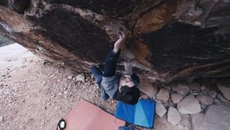 Shawn Raboutou en el proyecto Breakdown 9A+? de Red Rocks (Foto: Bobby Vannoy).