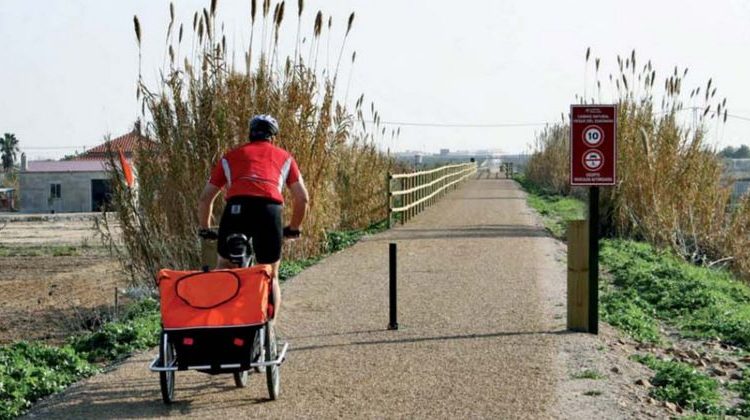 Ciclista por la vía verde del Guadiana  ()