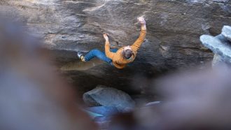 Jakob Schubert en 'Alphane' 9A de Chironico (Foto: @misha.p_photography).