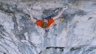 Jakob Schubert en 'DNA' 9c del Verdon (Foto: @alpsolutpictures).