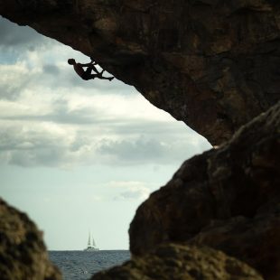 Jakob Schubert en 'Es Pontàs' 9a de psicobloc en Mallorca.