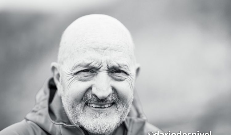 Sebastián Álvaro, en un momento de la entrevista que mantuvimos con él en el Valle de Liébana, al pie de los Picos de Europa.