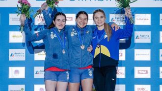 Podio femenino de la Copa de Europa de Velocidad de Innsbruck 2023 con Leslie Romero (1ª), Carla Martínez (2ª) y Alina Shchyharieva (3ª) (Foto: Nils Lang).